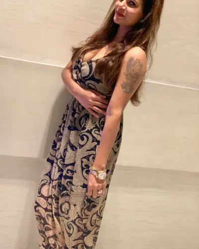 Dumaria Escort